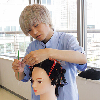 ヘアメイク 美容師コース 高卒資格も取れる専門の高校 バンタン高等学院 東京校 大阪校